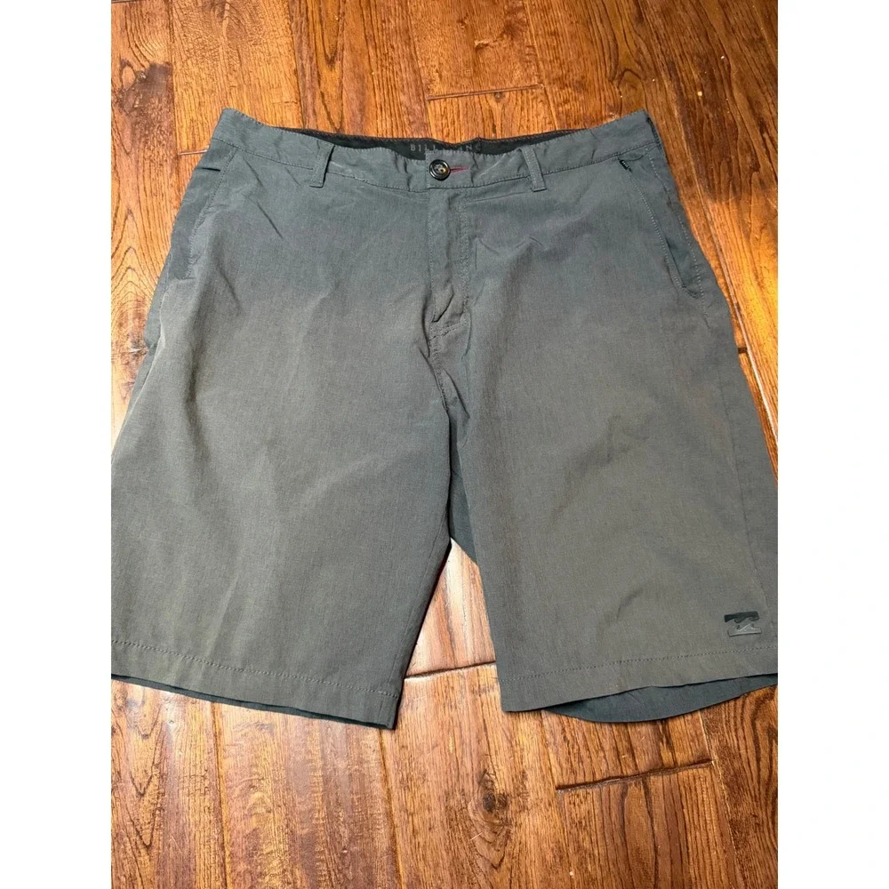 Billabong Platinum X Mens Hybrid Shorts Grey Walkshorts Size 33 Land and Water
